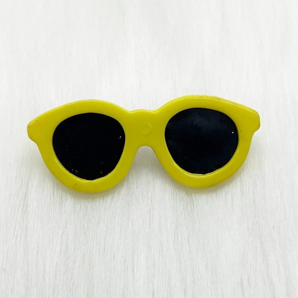 🔮 5/$25‎ 80s Vintage Yellow Sunglasses Pin